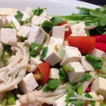 Scharfer, süßsaurer Tofu-Salat - ยำเต้าหู้ (Yam Dtau Hu)