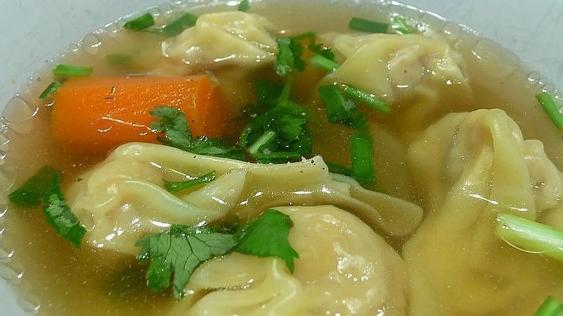 Thailändische Wan-Tan-Suppe - เกี้ยวน้ำหมู (Giaw Nam Muh)