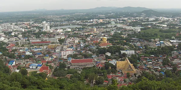 Yuwanda Hellinger stammt aus Nakhon Sawan, wo die Flüsse Ping und Nan den Chao Phraya bilden.