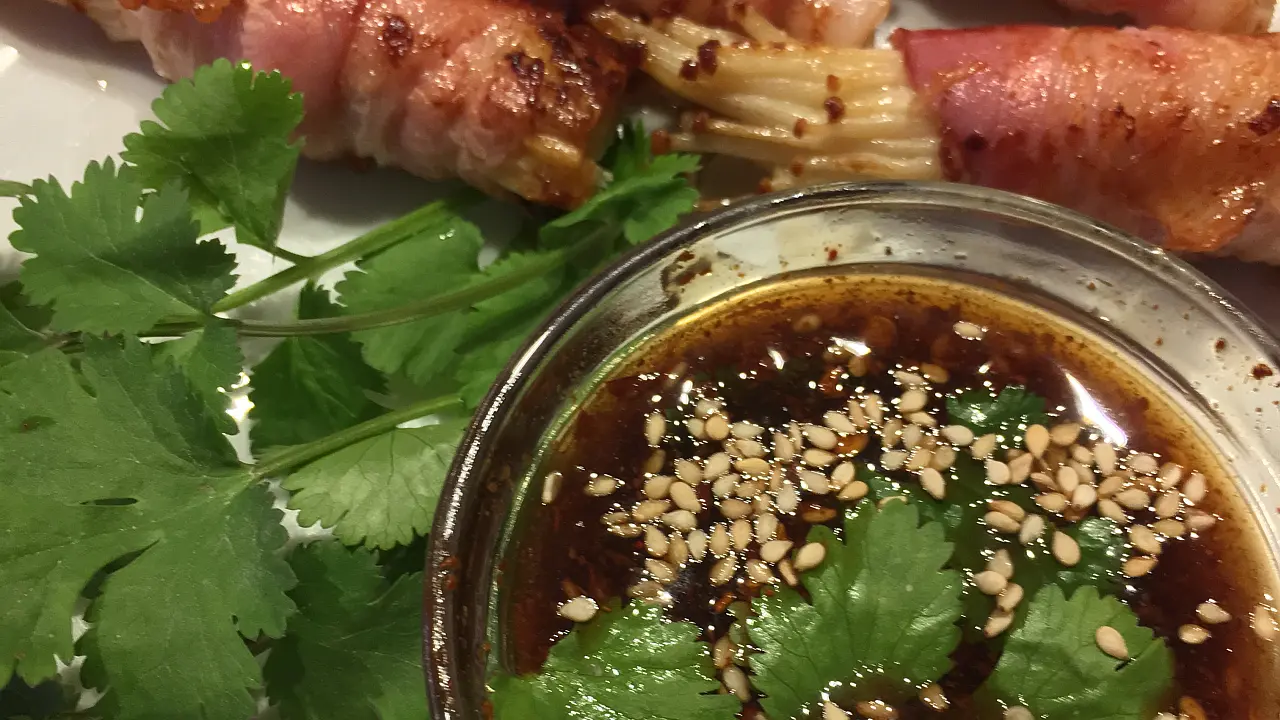 Die Spezialsauce zu Enokitake im Speckmantel