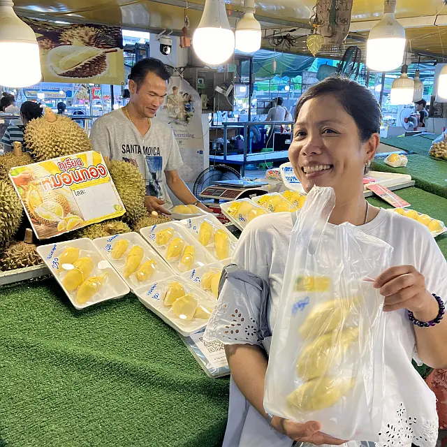 Durian in Kombination mit Alkohol soll sogar tödlich sein! Aber das ist ein anderes Thema.